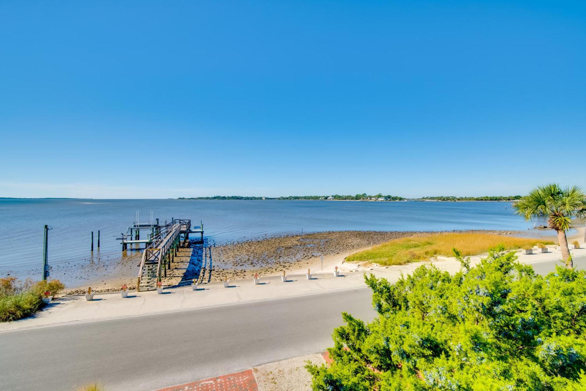 Oceanfront Oasis In Cedar Key With 2 Balconies! Villa Buitenkant foto